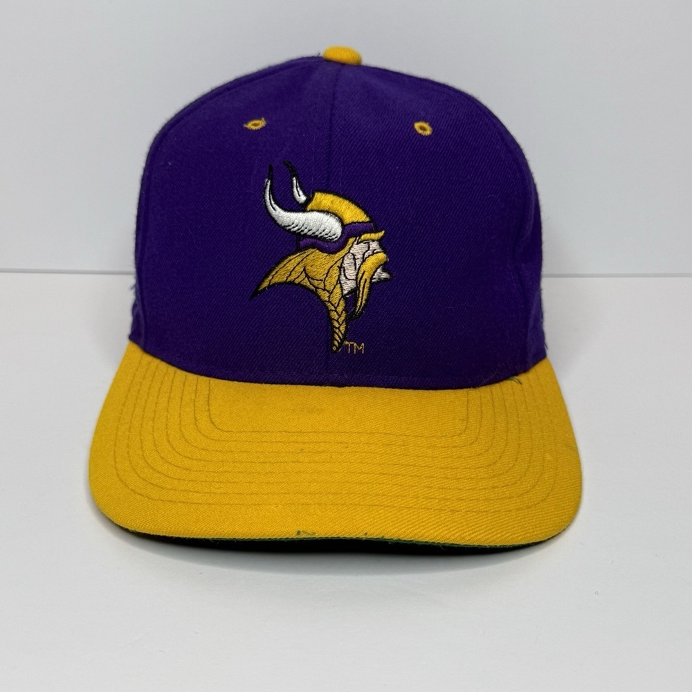 VTG Starter Minnesota Vikings 100% Wool Fitted Hat Size 7 1/4 NFL Purple Gold